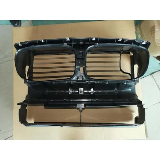 Admisie Aer BMW 7 F01 2008->2015 Admisie aer fata (pentru radiator) (cu NIGHT VISION) Perioada 2012 2013 2014 2015