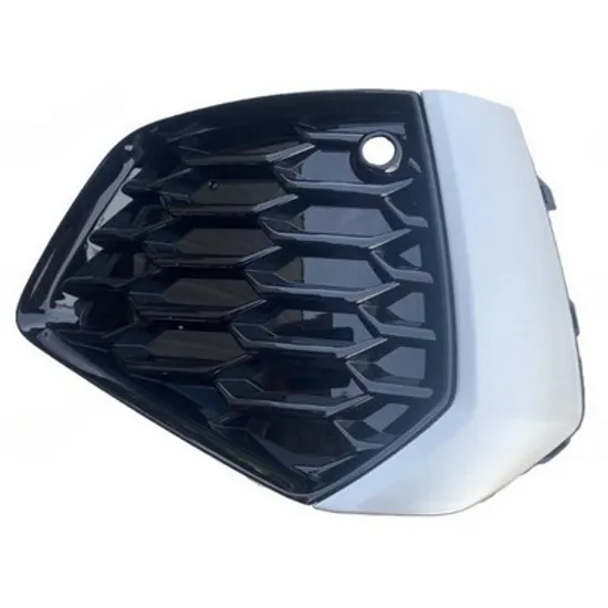 Grila Bara AUDI A3 2020-> Grila bara fata (negru cu ornament argintiu) (cu un senzor parcare) (S-LINE) STANGA Perioada 2020 2021 2022 2023 2024