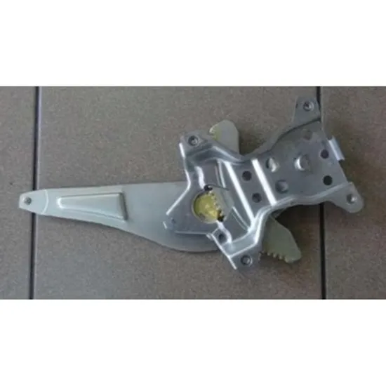 Macara Usa SUZUKI SWIFT 3 2005->2010 Macara usa spate electrica fara motor DREAPTA Perioada 2005 2006 2007 2008 2009 2010