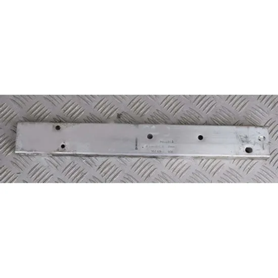 Suport Radiator MERCEDES GLA-CLASS X156 2013-> Suport radiator inferior aluminiu DREAPTA Perioada 2017 2018 2019 2020