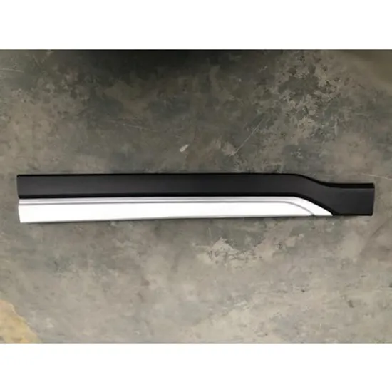 Bandou Usa SUBARU FORESTER SK 2018-> Bandou usa fata cu bandou argintiu DREAPTA Perioada 2019 2020 2021 2022