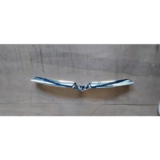 Ornament Grila TESLA MODEL X 2015-> Bandou grila cromat Perioada 2016 2017 2018 2019 2020 2021