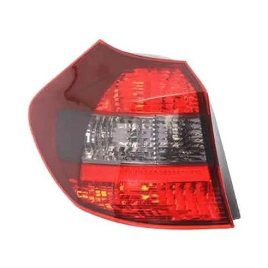 Lampa stop spate stanga BMW 1 E81 2006->2011, 1 E87 2004->2011 perioada 2004 2005 2006 2007 2008 2009 2010 2011 de la an de fabricatie 04/2007, semnal fumuriu,