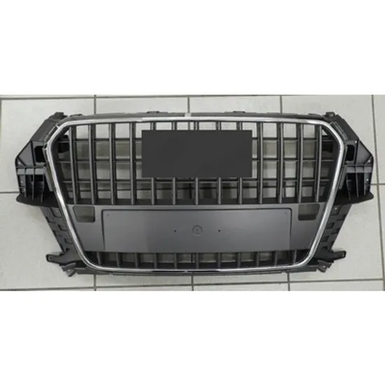 Grila radiator AUDI Q3 8UB, 8UG 2011->2018 Grila gri/argintiu (cu senzori parcare) Perioada 2011 2012 2013 2014
