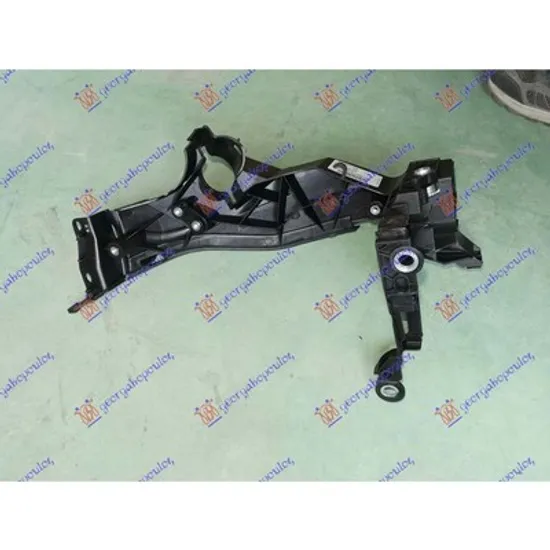 Suport Far AUDI A5 8T3 2007->2017 Suport far inferior exterior PLASTIC dreapta Perioada 2011 2012 2013 2014 2015 2016