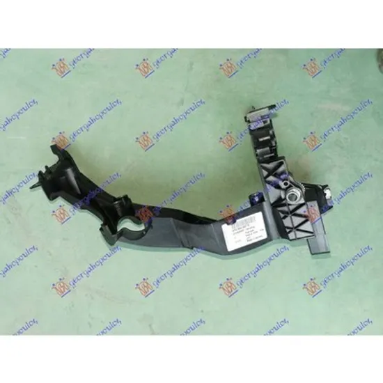 Suport Far AUDI A5 8T3 2007->2017 Suport far inferior exterior PLASTIC stanga Perioada 2011 2012 2013 2014 2015 2016