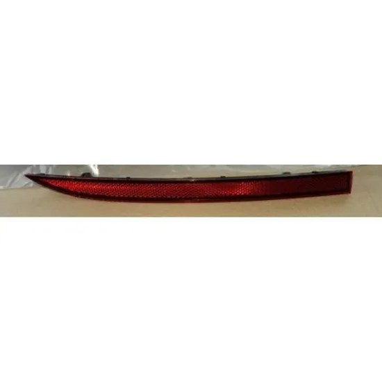 Reflector Spate VW TOUAREG 2017-> Reflector Bara spate lateral DREAPTA Perioada 2017 2018 2019 2020 2021 2022