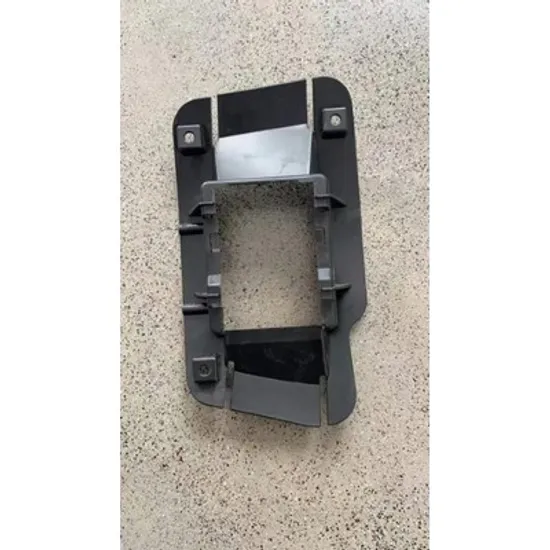 Suport Bara spate VOLVO V90 CROSS COUNTRY 2 2016-> Suport Bara spate interioara plastic STANGA Perioada 2016 2017 2018 2019 2020 2021