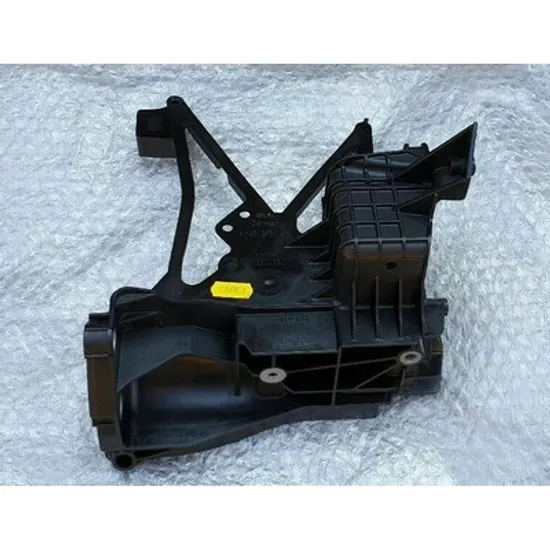 Suport panou fata MERCEDES E-CLASS coupe C238 2016-> Suport lateral plastic Panou fata trager DREAPTA Perioada 2016 2017 2018 2019 2020 2021
