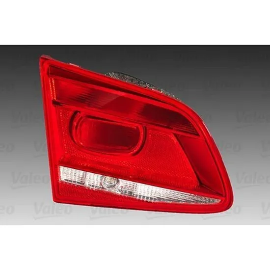 Stop Spate VW PASSAT B7 2010->2014 Lampa spate interioara stanga Perioada 2010 2011 2012 2013 2014