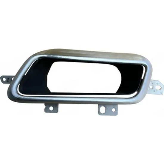 Bandou spate LAND ROVER RANGE ROVER SPORT 2 2013->2021 Ornament spate Bandou esapament argintiu DREAPTA Perioada 2018 2019 2020 2021 2022