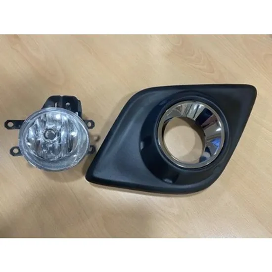 Proiector TOYOTA HILUX 8 2015-> Proiector complet cu rama (THAILAND) STANGA Perioada 2015 2016 2017 2018 2019 2020
