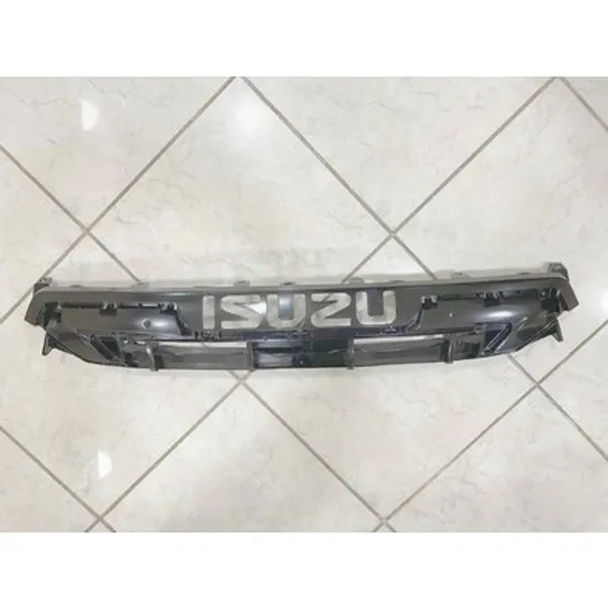 Grila fata ISUZU D-MAX 3 2019-> Grila superioara (negru) -2023 Perioada 2020 2021 2022 2023 2024