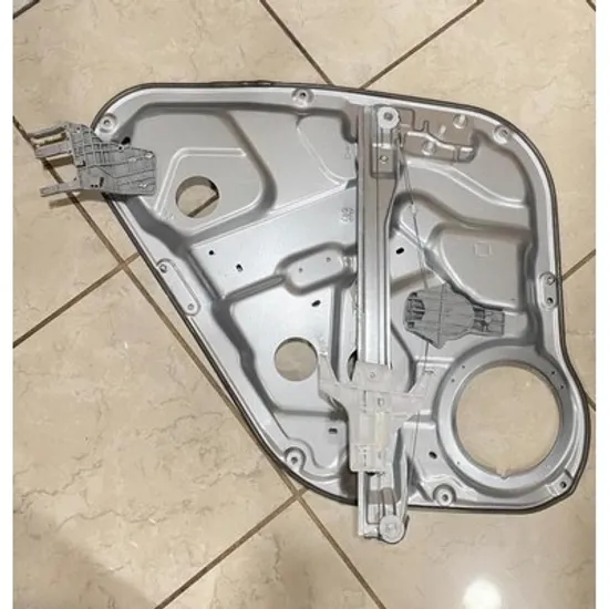 Macara Usa HYUNDAI SANTA FE 2 2005->2012 Macara usa spate electrica fara motor (cu panou) STANGA Perioada 2009 2010 2011 2012