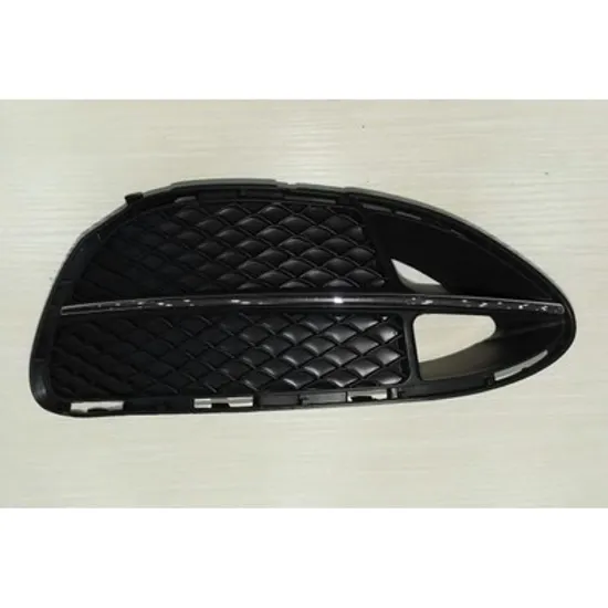 Grila Bara MERCEDES E-CLASS W212 2009->2015 Grila bara fata (cu bandou) (AVANTGARDE) DREAPTA Perioada 2013 2014 2015 2016