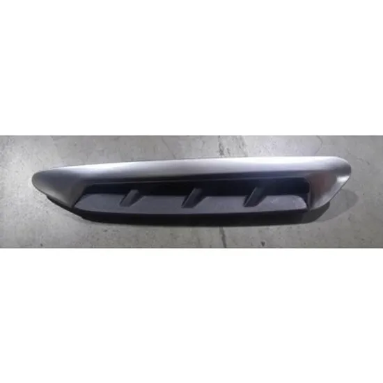 Bandou aripa fata BMW X3 G01 2017-> Bandou Aripa fata negru (cu ornament argintiu) STANGA Perioada 2017 2018 2019 2020 2021