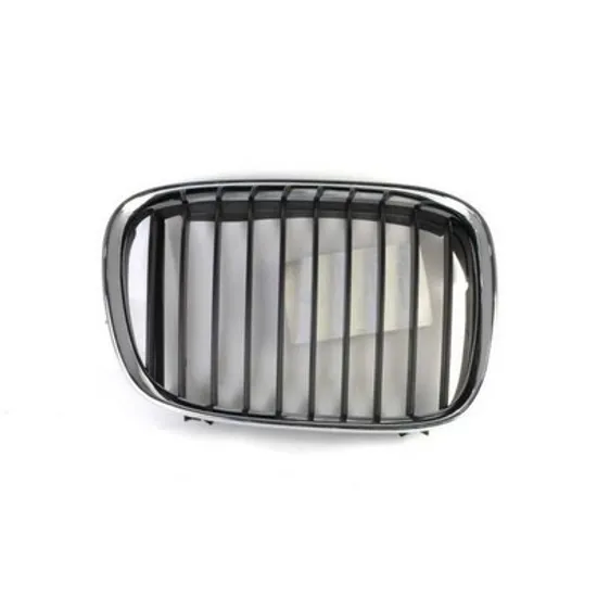 Grila Radiator BMW 5 E39 1995->2003 Grila radiator dreapta, crom /negru, ptr toate modelele, exclus M5 si V8 (E39 95-08.00) Perioada 1995 1996 1997 1998 1999 2000