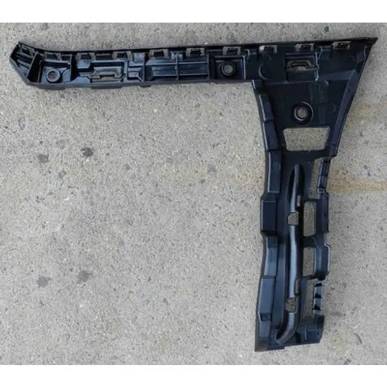 Suport Bara spate MERCEDES C-CLASS W205 2013-> Suport Bara spate lateral plastic (C43 AMG/C63 AMG/C300/C400/350e) STANGA Perioada 2014 2015 2016 2017 2018