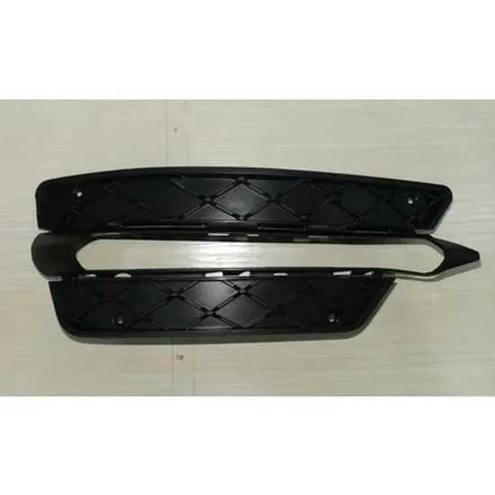Grila Bara MERCEDES C-CLASS W204 2007->2014 Grila bara fata (cu gauri ornament cromat) DREAPTA Perioada 2011 2012 2013 2014