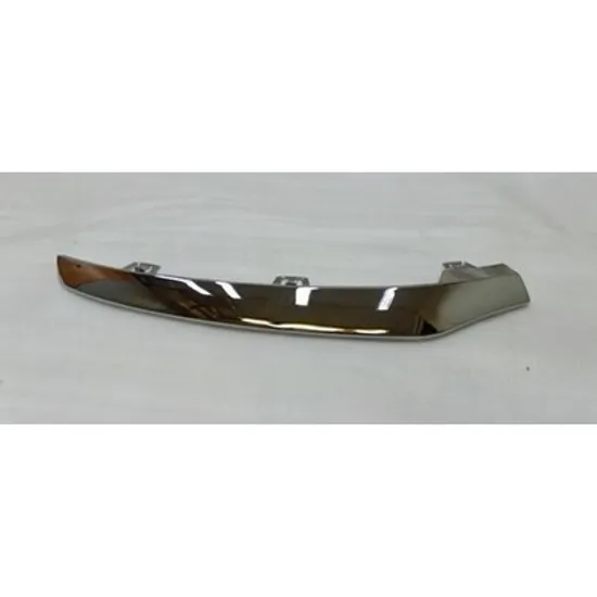 Bandou Bara fata MERCEDES GLC X253 2015-> Bandou Spoiler Bara fata superioara lateral cromat (AMG LINE) DREAPTA Perioada 2015 2016 2017 2018 2019 2020