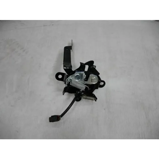 Broasca capota fata TOYOTA RAV 4 V 2018-> Inchizator capota fata (cu sistem alarma) Perioada 2018 2019 2020 2021 2022 2023