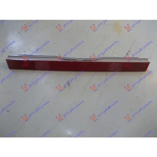 Reflector Spate MAZDA B-SERIE 1998->2006 Reflector panou spate 2003->2006 Perioada 2003 2004 2005 2006