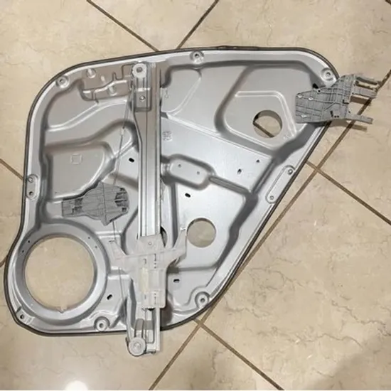 Macara Usa HYUNDAI SANTA FE 2 2005->2012 Macara usa spate electrica fara motor (cu panou) DREAPTA Perioada 2005 2006 2007 2008 2009